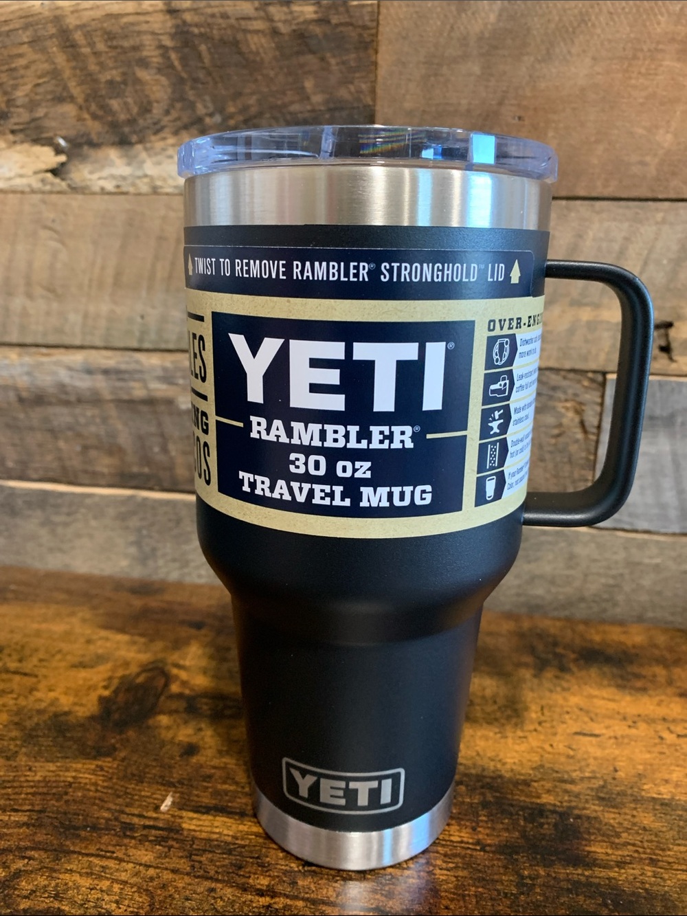 Yeti 30oz Rambler travel mug black with handle and mag lid